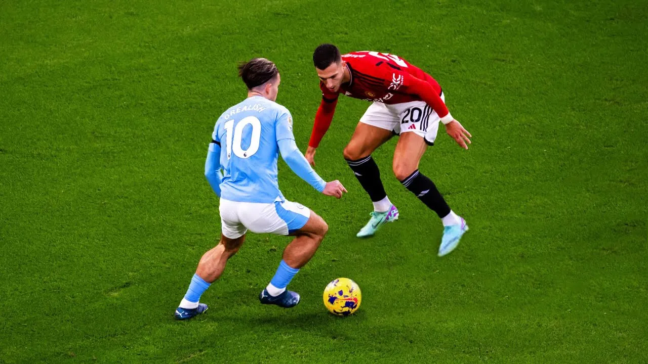 Jack Grealish là ví dụ điển hình cho cầu thủ biết điều tiết nhịp điệu trận đấu bằng kỹ thuật và nhãn quan thi đấu