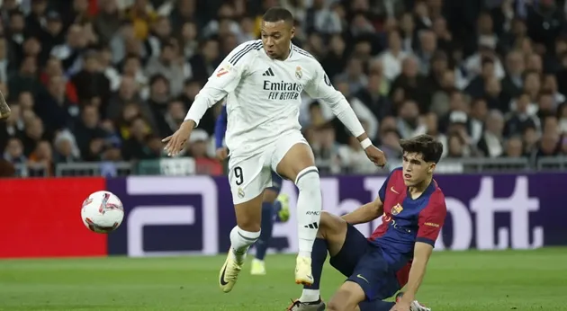 Kylian Mbappé là mối đe dọa lớn cho hàng thủ Barca ở El Clasico