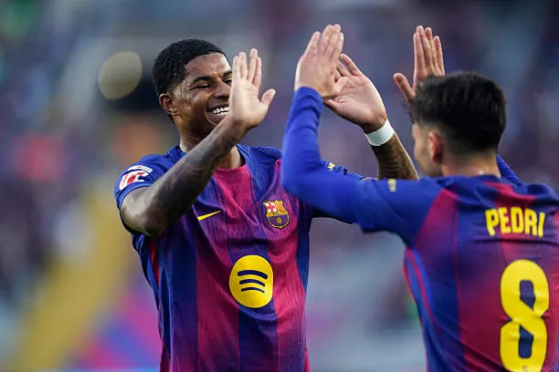 Marcus Rashford khen ngợi Pedri - tiền vệ Barcelona với khả năng xử lý bóng và tầm nhìn chiến thuật trước El Clasico.