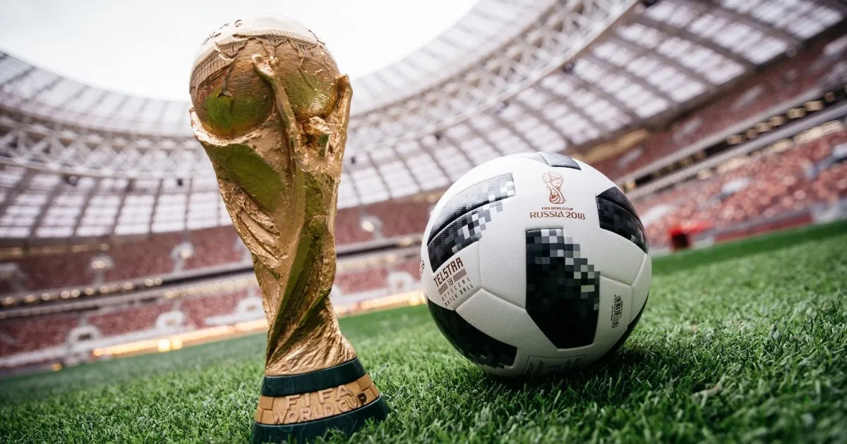 Quả bóng Telstar 18 World Cup 2018, nặng 430 gram, liên quan đến các bàn thắng từ xa