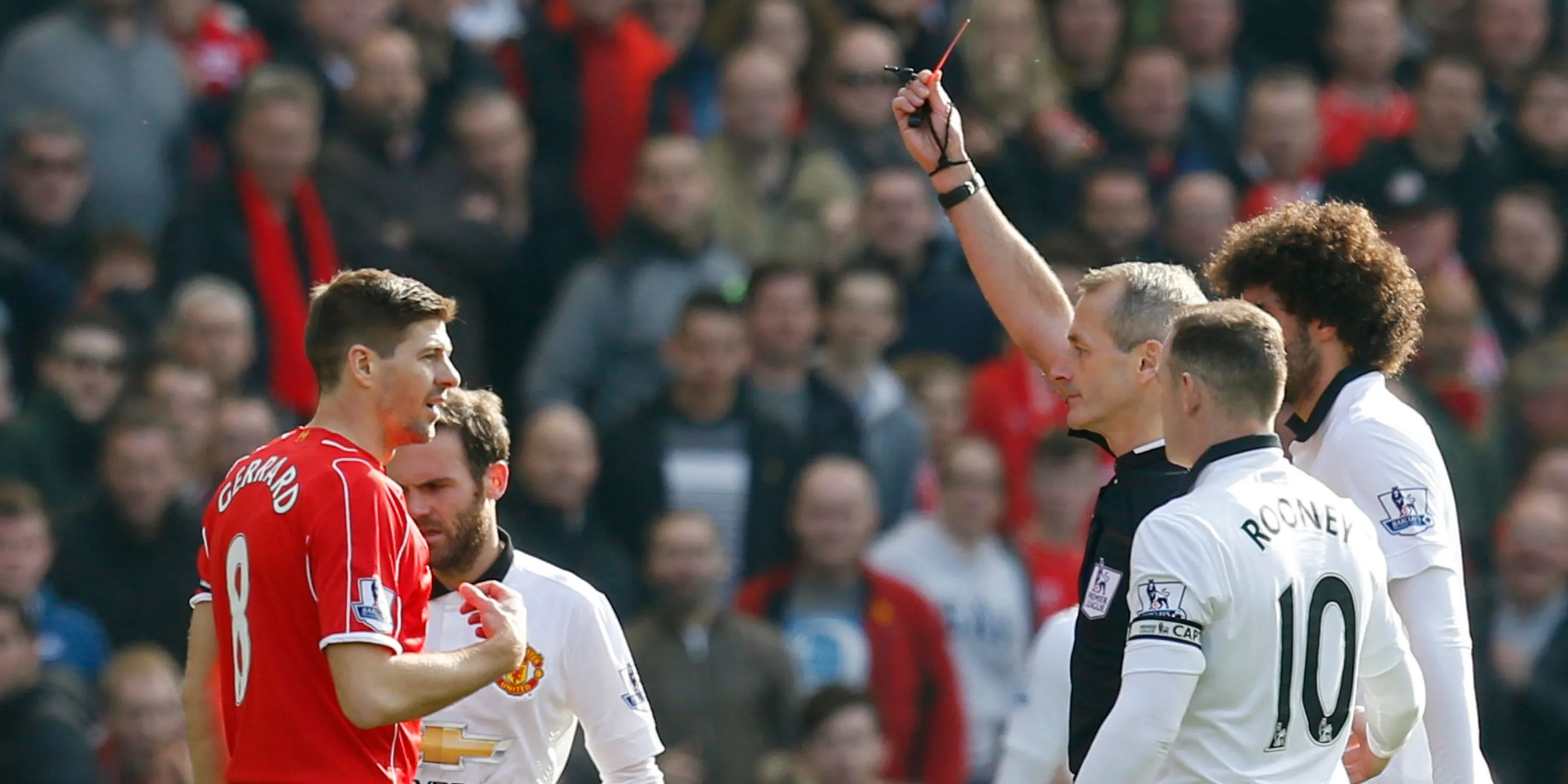 Steven Gerrard bị đuổi trận gặp Man United, kỷ niệm đáng nhớ tại Anfield