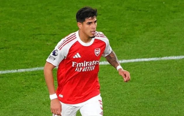 Piero Hincapie hỗ trợ xây dựng tấn công